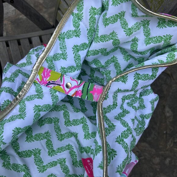 Lilly Pulitzer for Target Large Floral Tote and Wristlet - Picture 7 of 9